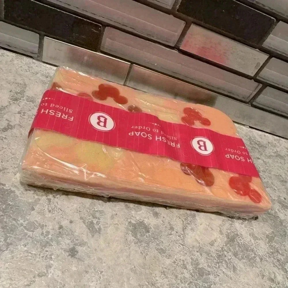 Vintage Y2K Basin Disney Marketplace Signature Mickey Mouse Bar Soap - Picture 3 of 4